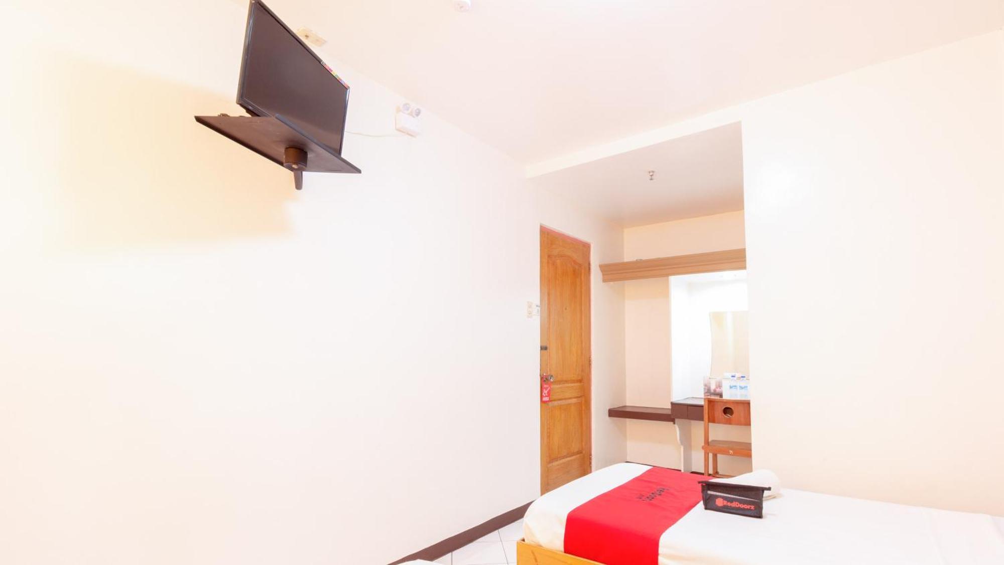 Reddoorz @ Paterno Street Tacloban Hotell Eksteriør bilde