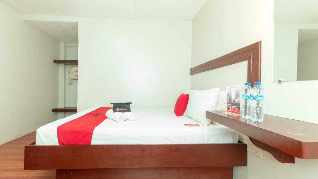 Reddoorz @ Paterno Street Tacloban Hotell Eksteriør bilde