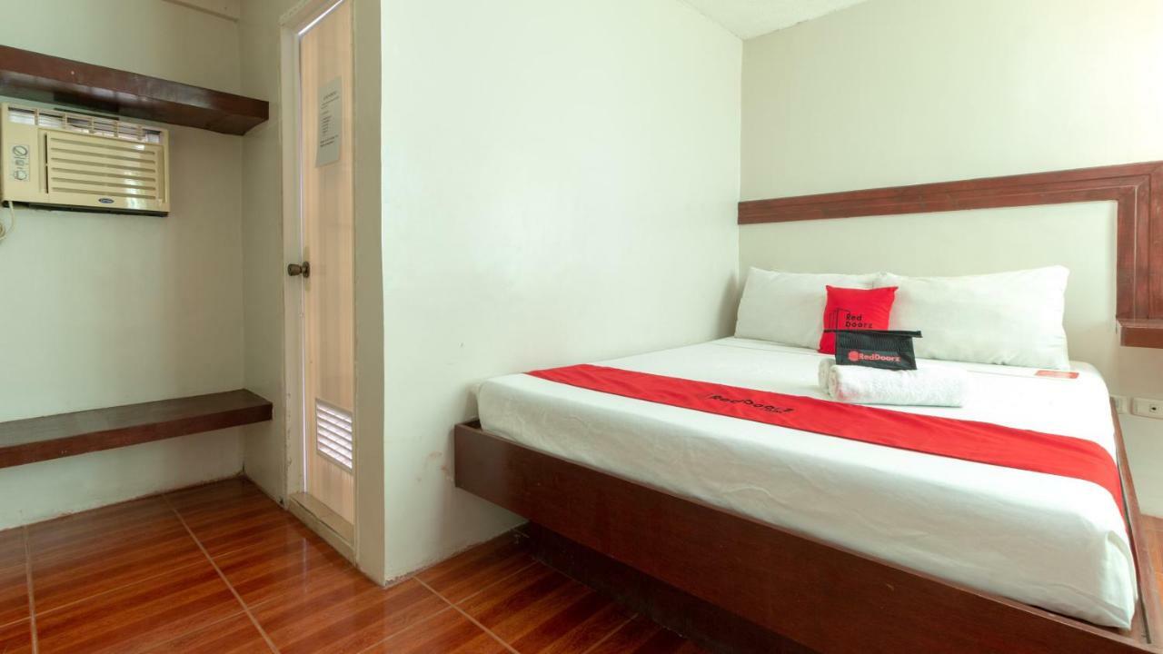 Reddoorz @ Paterno Street Tacloban Hotell Eksteriør bilde