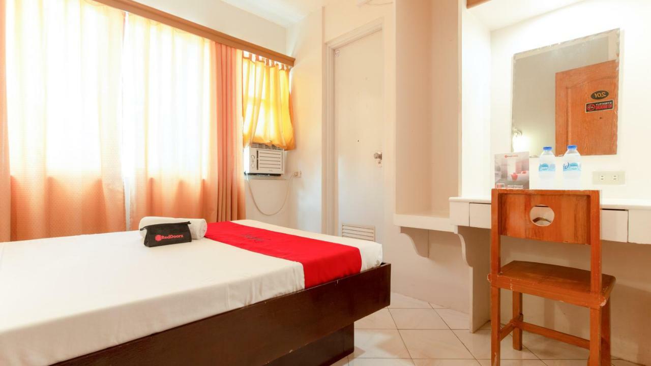 Reddoorz @ Paterno Street Tacloban Hotell Eksteriør bilde