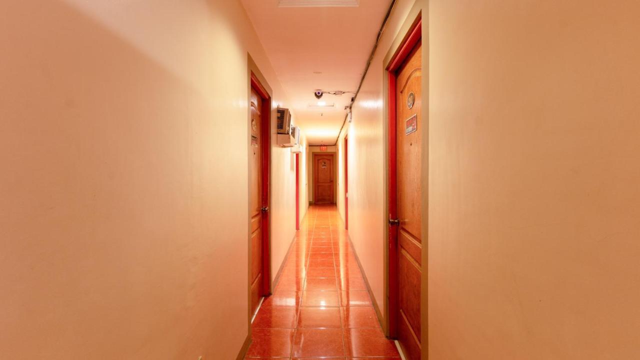 Reddoorz @ Paterno Street Tacloban Hotell Eksteriør bilde